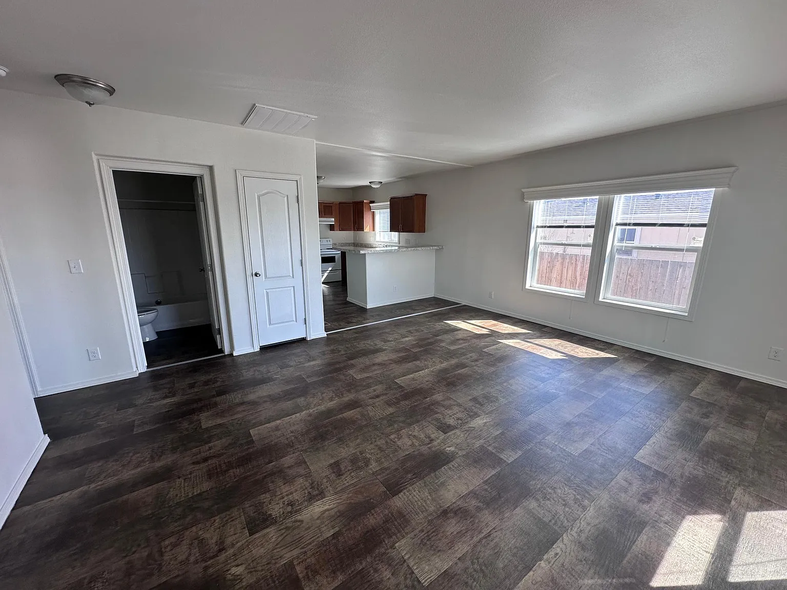 2 bed, 1100 sqft, $1,150 — Photo 3