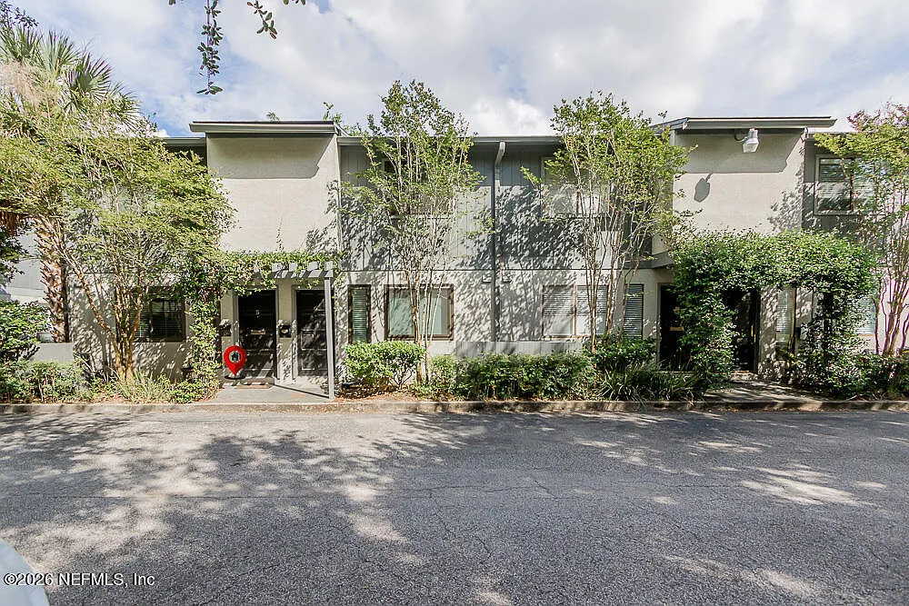 2 bed, 2.5 bath, 1708 sqft, $2,500 — Photo 2