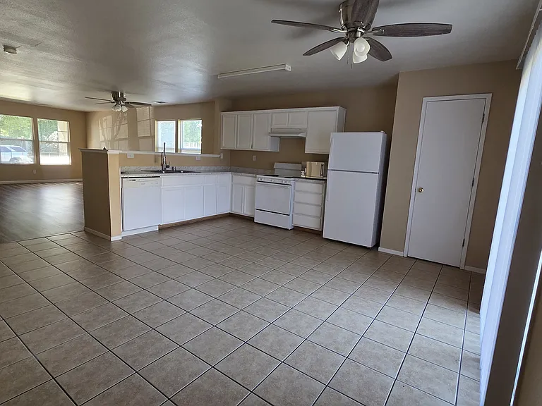 3880 Solstice Ave — Photo 11