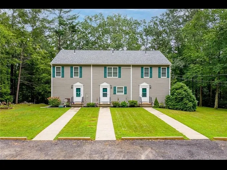 60 Oak Hill Ln #B — Photo 3