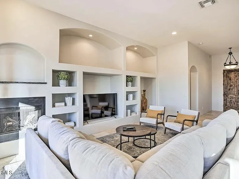 13639 E Hedgehog Pl — Photo 4