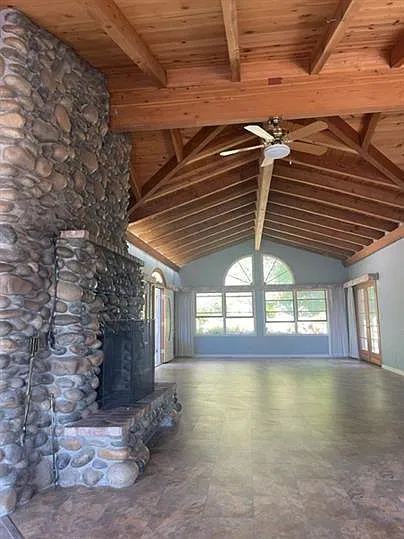 3 bed, 2400 sqft, $2,250 — Photo 3