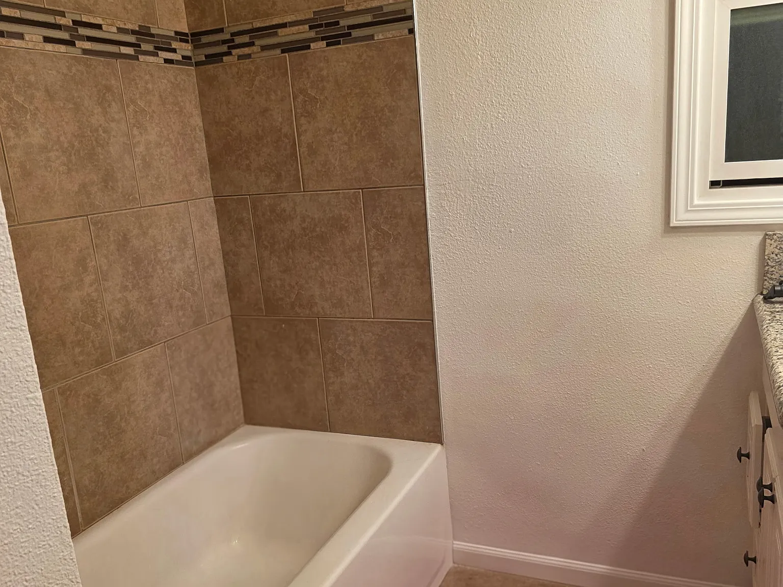 3 bed, 953 sqft, $3,500 — Photo 4