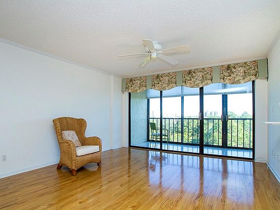 5th image of 2700 Cove Cay Dr Unit 6B