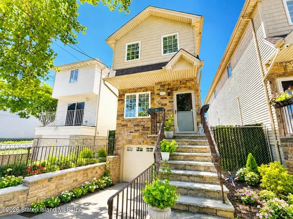 162 Vermont Ave, Staten Island, NY 10305