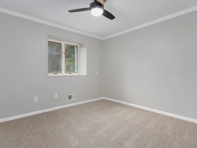 400 Derby Ln #2 — Photo 30