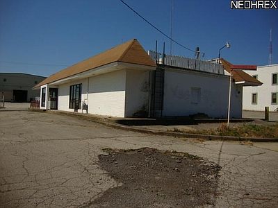 3rd image of 840 E Midlothian Blvd