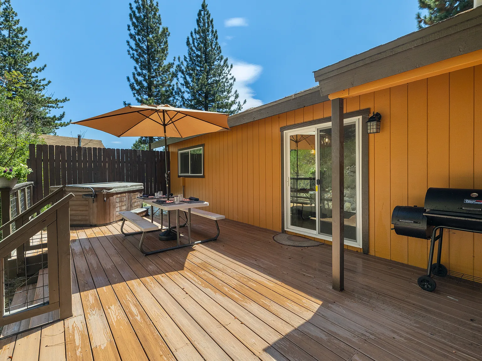 4 bed, 2172 sqft, $5,950 — Photo 3
