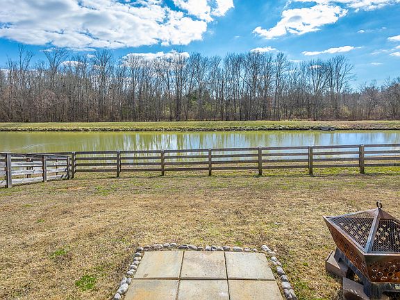4th image of 162 Huntley Meadows Dr