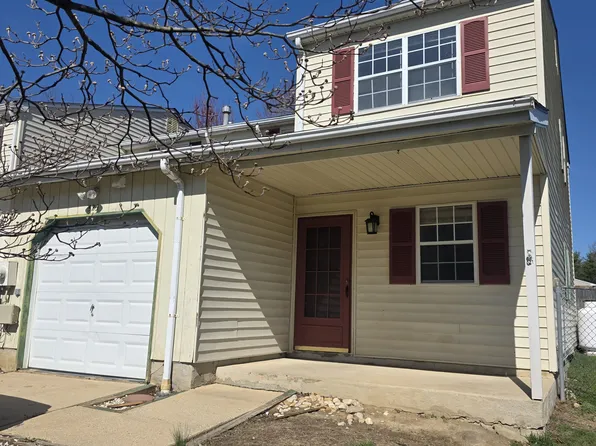 525 Blackbird Dr, Bear, DE 19701