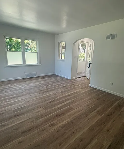 366 W South St — Photo 25