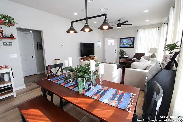 711 W Lullwood Ave — Photo 18