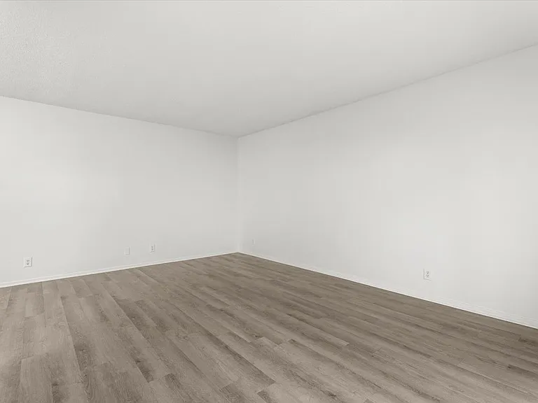 1236 McClellan Dr #5 — Photo 8