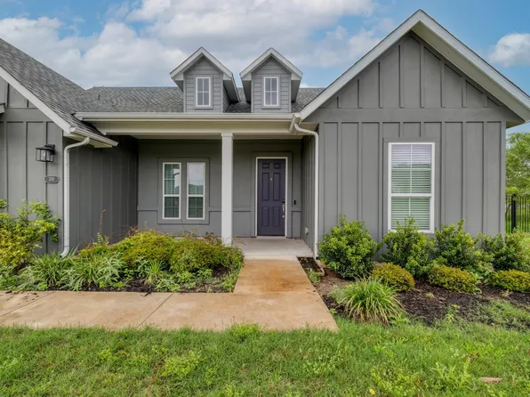 359 Raptor Beak Way, Cedar Creek, TX 78612