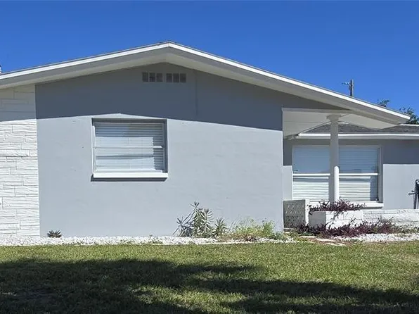 3246 Briar Cliff Dr, Holiday, FL 34691