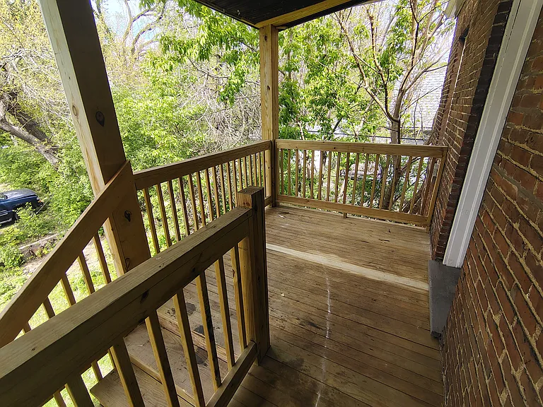 1112 Crosby St #2 — Photo 6