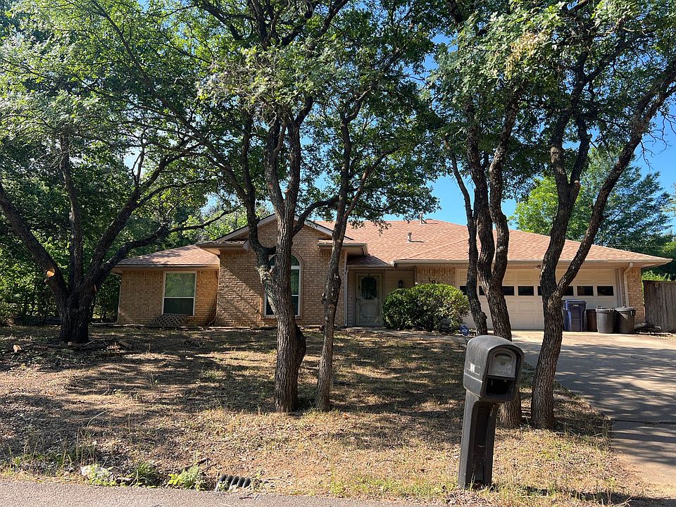 1st image of 106 Brookdale Dr