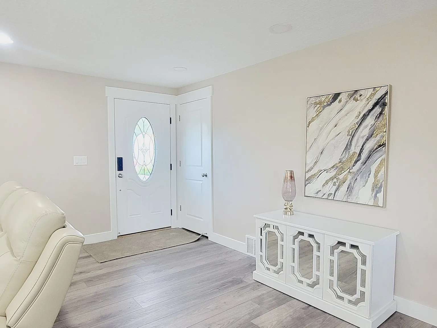 3 bed, 1750 sqft, $2,099 — Photo 4