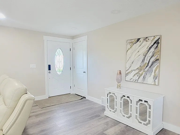 11148 S 2700 W — Photo 4