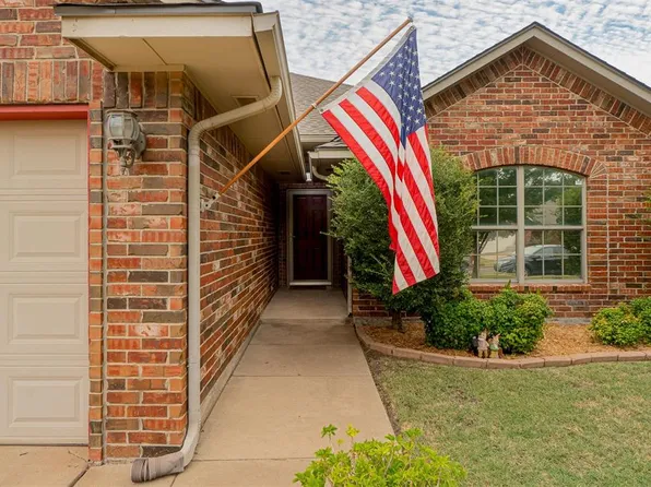 1741 SW 33rd St, Moore, OK 73160