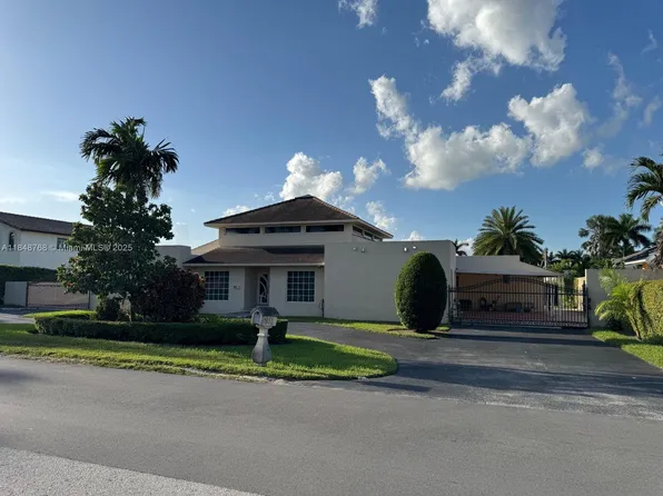 9931 NW 130th St, Hialeah Gardens, FL 33018