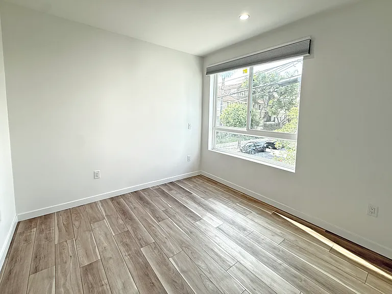 10934 Peach Grove St #201 — Photo 99