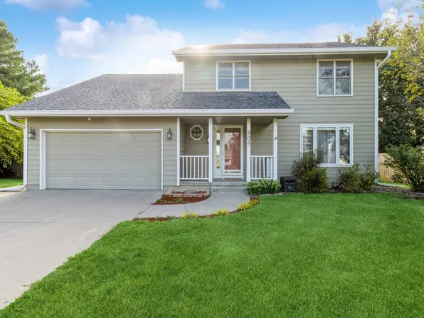 806 N 12th St, Indianola, IA 50125