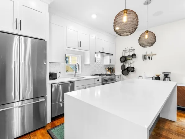 24 Robinson St #24, Somerville, MA 02145