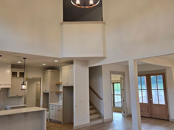 5th image of 209 Craven Dr