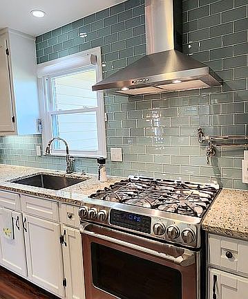 3rd image of 552 Odell School Rd