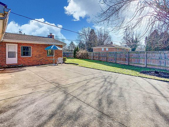 4th image of 805 Fawcett Dr
