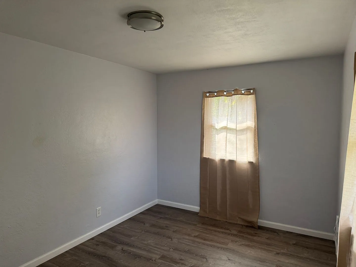 54th Street Duplex — Photo 4