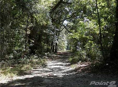 2nd image of 416 Mill Pond Rd
