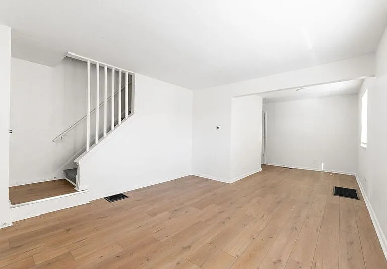 4040 Halsey Pl — Photo 6