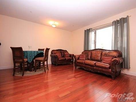 3rd image of 3085 Vernon Blvd APT 5H