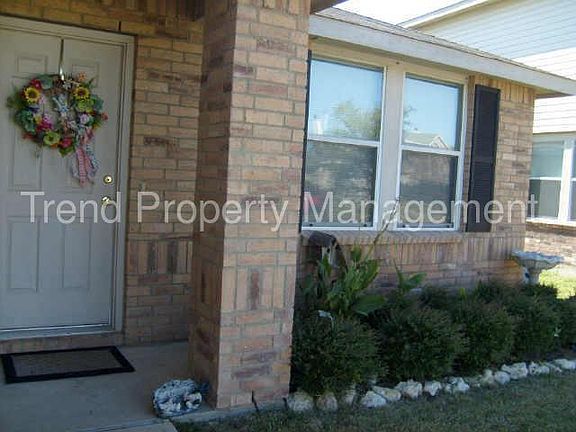 2nd image of 5124 Cliff Oaks Dr