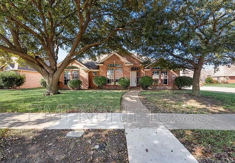 4911 Lakeland Dr — Photo 1