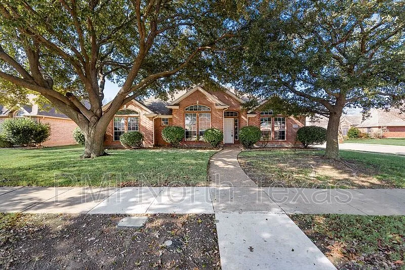 4911 Lakeland Dr