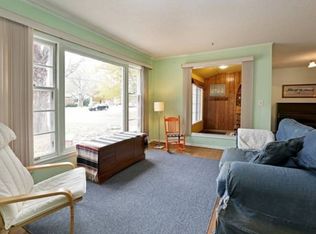 402 W 76th St, Chanhassen, MN 55317