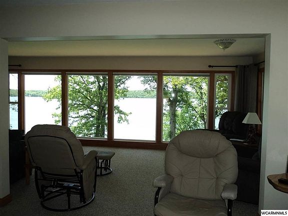 2nd image of 709 Lakeshore Dr