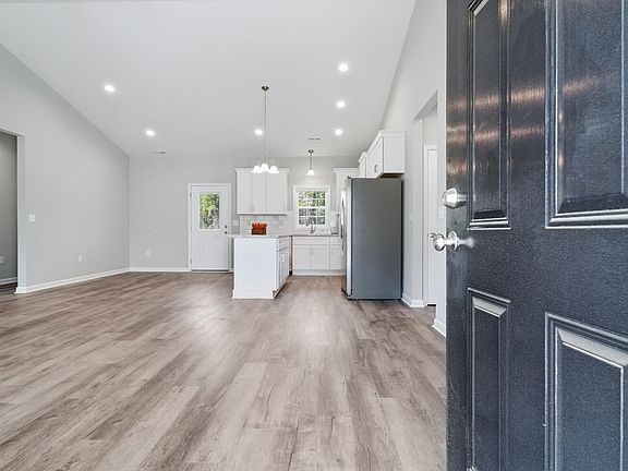 3rd image of 1992 Catherine Lake Road