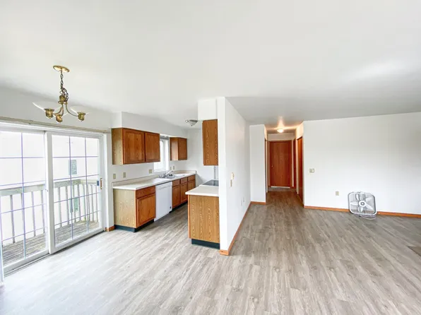 826 N Thompson Dr APT 1, Madison, WI 53704