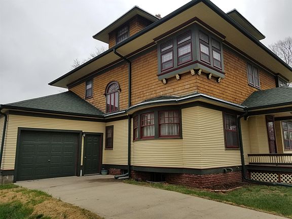 4th image of 1902 1st Ave
