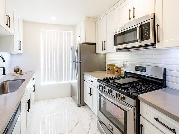 3rd image of 6050 Cadillac Ave APT 207