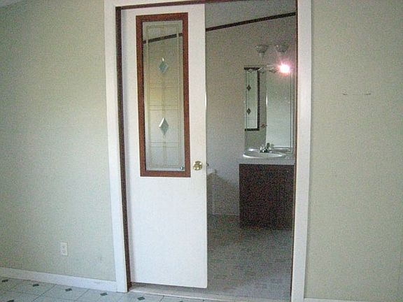 5th image of 18 Ash Ln #27