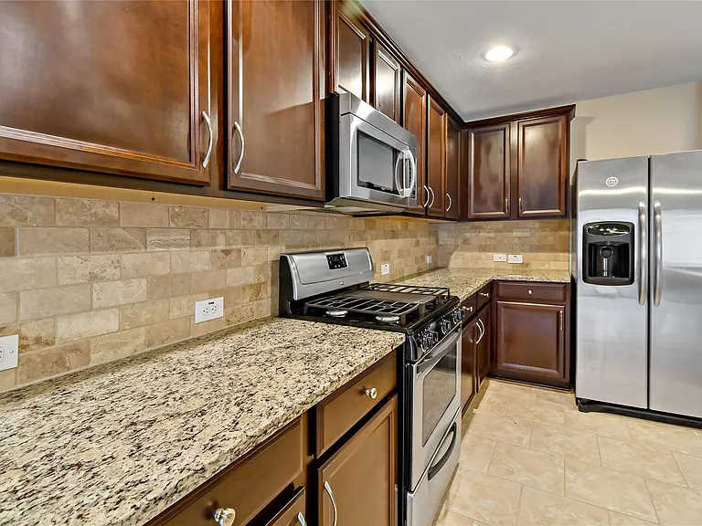 3308 Southern Grove Ln — Photo 12