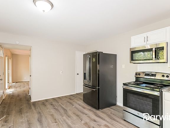 4th image of 1035 Saddle Dr
