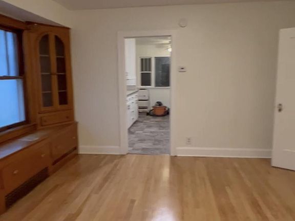 3rd image of 1954 Tennyson St