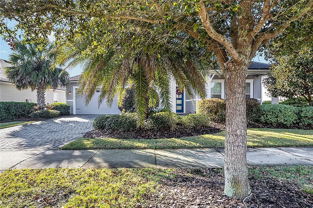 3 bed, 2.0 bath, 2127 sqft, $3,600 — Photo 2