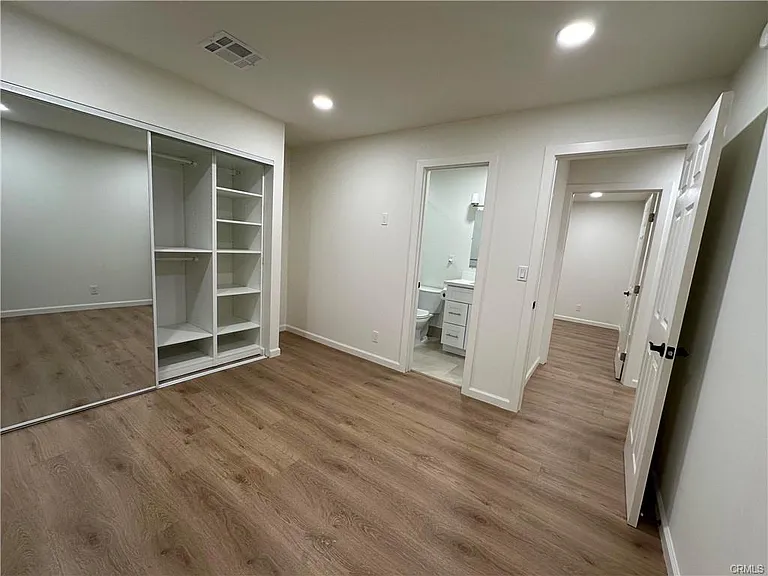 8448 Aura Ave — Photo 13